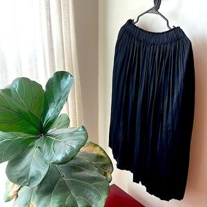 Black Satin Skirt - Gap SM - MD